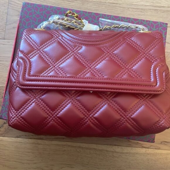 Tory Burch Fleming Soft Leather Shoulder Bag In Burgundy Red NWT - Picture 1 of 14